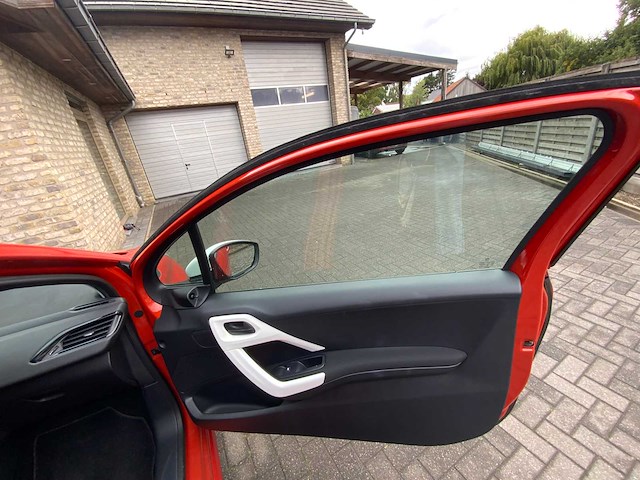 Peugeot - 208 - c - car - 2018 - afbeelding 3 van  26
