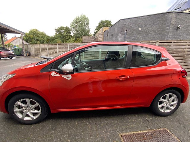 Peugeot - 208 - c - car - 2018 - afbeelding 16 van  26