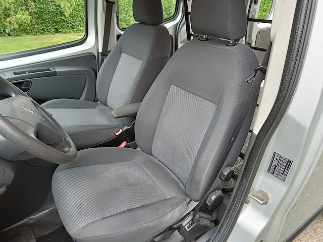 Peugeot - bipper - van - afbeelding 6 van  6