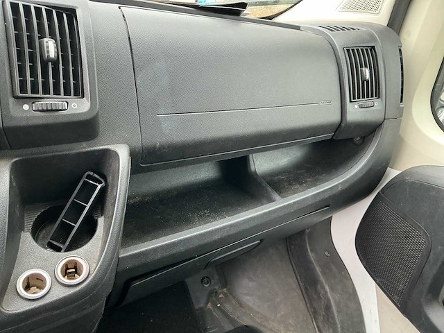 Peugeot - boxer - 9 zitplaatsen - afbeelding 16 van  27