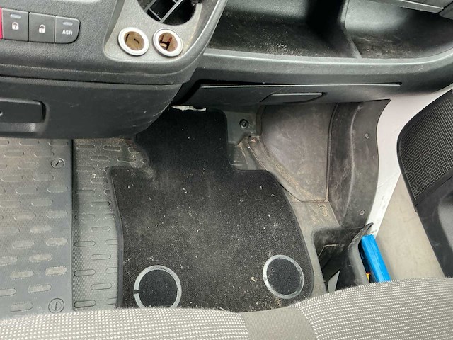 Peugeot - boxer - 9 zitplaatsen - afbeelding 10 van  27