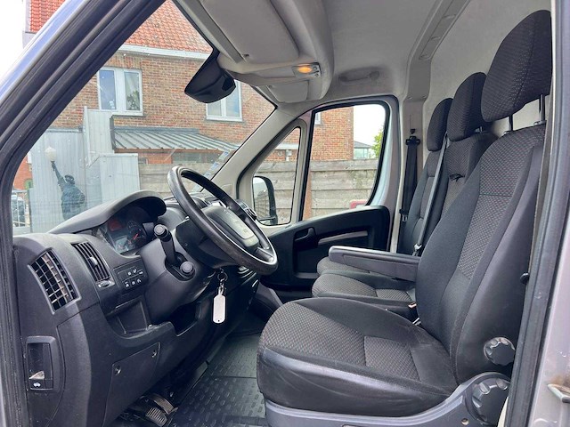 Peugeot - boxer - y - van - afbeelding 2 van  17