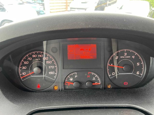 Peugeot - boxer - y - van - afbeelding 18 van  19