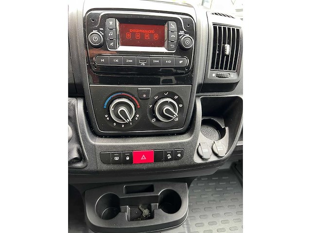 Peugeot - boxer - y - van - afbeelding 2 van  19