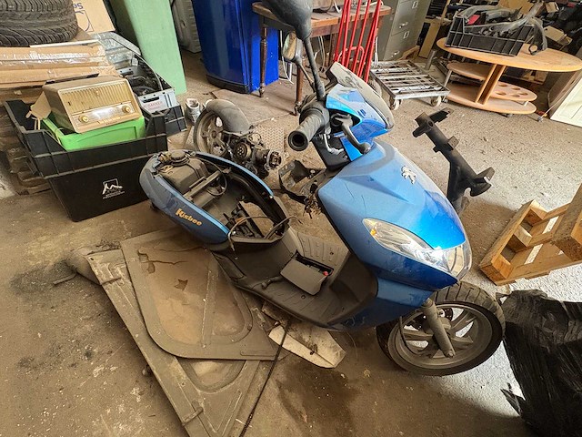 Peugeot - kisbee - motorised scooter - afbeelding 3 van  6