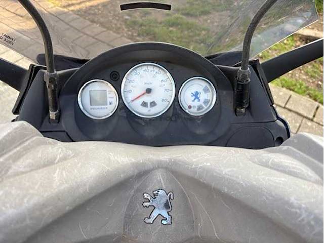 Peugeot - motorised scooter - afbeelding 8 van  8