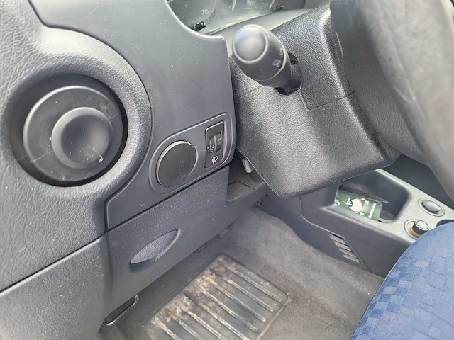 Peugeot - partner - bus - bestelwagen - afbeelding 3 van  14