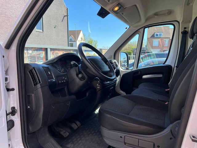 Peugeot - y - boxer - van - afbeelding 14 van  16