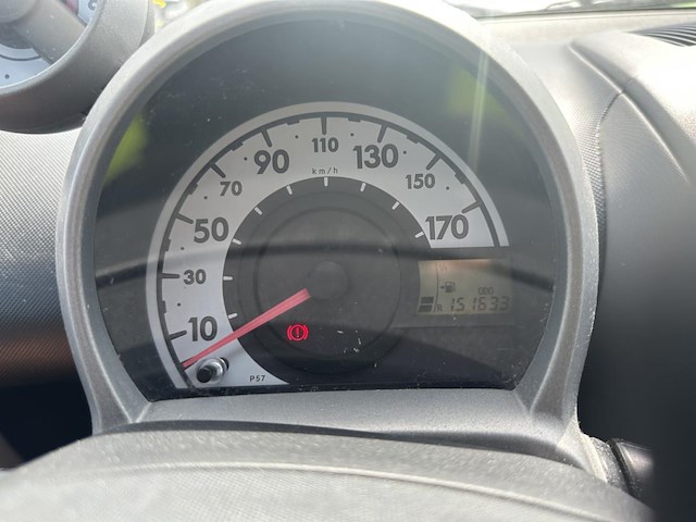 Peugeot 107 1.0i 12v trendy 68, 2008 - afbeelding 3 van  26