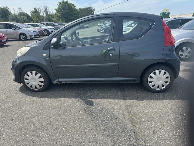 Peugeot 107 1.0i 12v trendy 68, 2008 - afbeelding 23 van  26