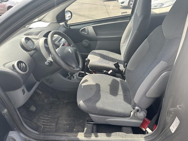 Peugeot 107 1.0i 12v trendy 68, 2008 - afbeelding 24 van  26