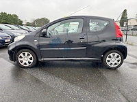 Peugeot 107 1.0i trendy, 2011 - afbeelding 32 van  33