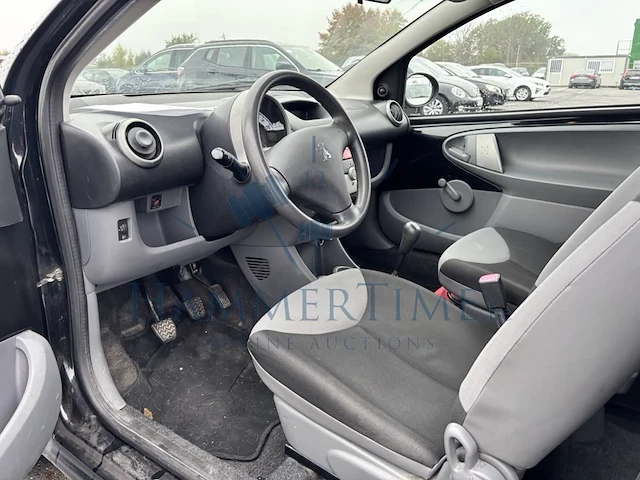 Peugeot 107 1.0i urban, 2010 - afbeelding 3 van  29