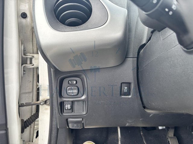 Peugeot 108 1.2 puretech top! allure, 2015 - afbeelding 11 van  28