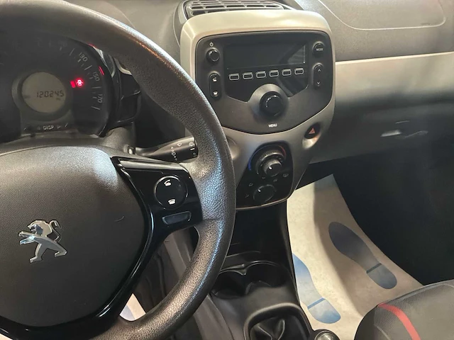 Peugeot 108 auto - 1,0 vti 69 pk – benzine – 2015 – 120,245 dkm - afbeelding 11 van  36