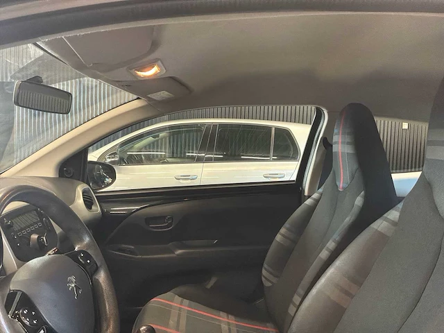 Peugeot 108 auto - 1,0 vti 69 pk – benzine – 2015 – 120,245 dkm - afbeelding 19 van  36