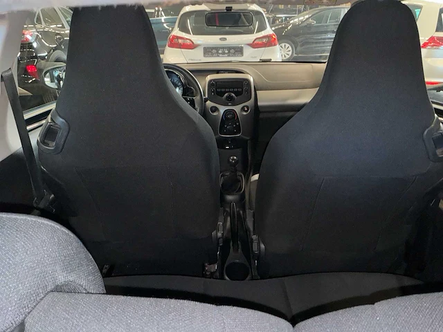 Peugeot 108 auto - 1,0 vti 69 pk – benzine – 2015 – 120,245 dkm - afbeelding 23 van  36
