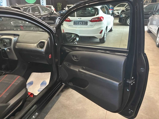 Peugeot 108 auto - 1,0 vti 69 pk – benzine – 2015 – 120,245 dkm - afbeelding 26 van  36