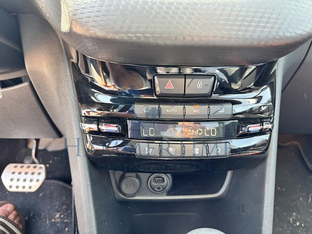 Peugeot 2008 1.2 puretech gt line s&s 110 at, 2017 - afbeelding 8 van  31