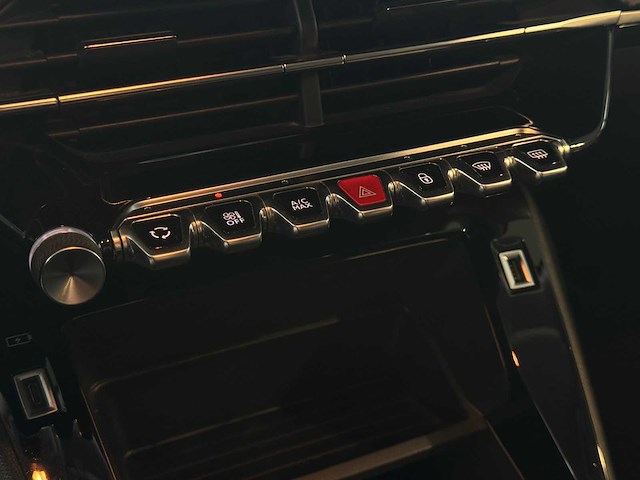 Peugeot 2008 1.2 s&s 100 actieve zaken - afbeelding 32 van  51