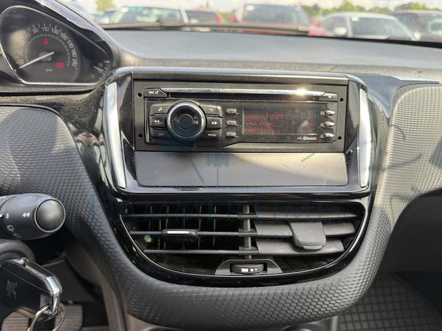 Peugeot 2008 1.2i puretech access,2015 - afbeelding 5 van  32