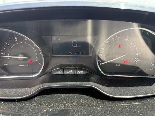 Peugeot 2008 1.2i puretech access,2015 - afbeelding 7 van  32