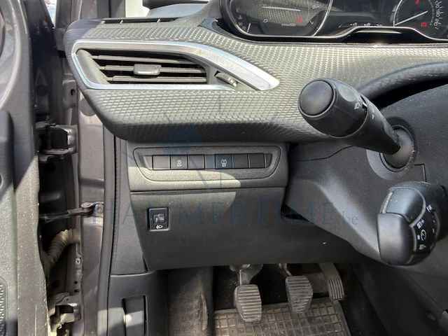 Peugeot 2008 1.2i puretech access,2015 - afbeelding 11 van  32