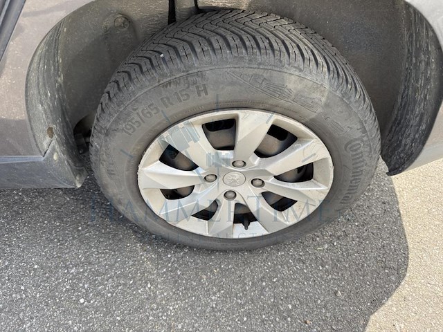 Peugeot 2008 1.2i puretech access,2015 - afbeelding 14 van  32