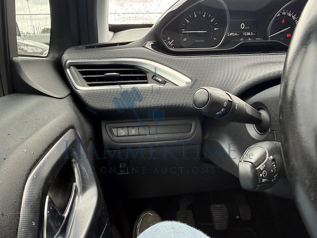 Peugeot 2008 1.2i puretech allure s&s, 2015 - afbeelding 15 van  34