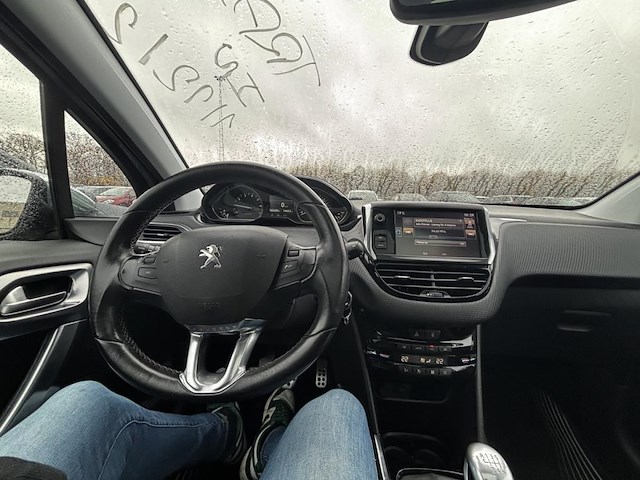 Peugeot 2008 1.2i puretech feline s&s, 2016 - afbeelding 2 van  29