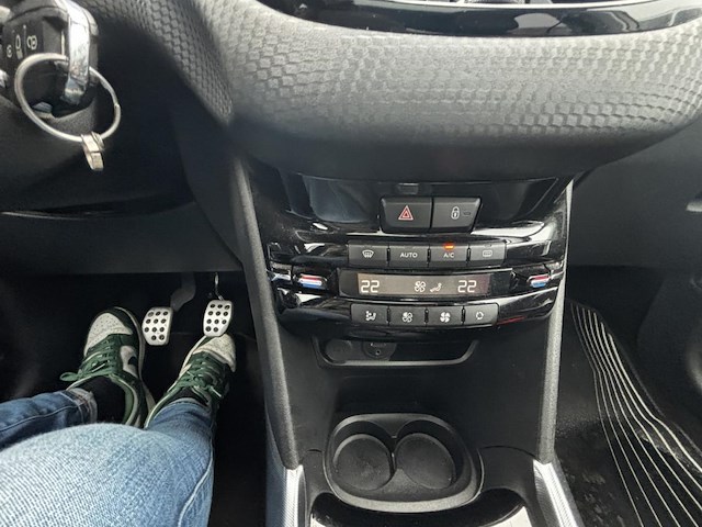 Peugeot 2008 1.2i puretech feline s&s, 2016 - afbeelding 4 van  29