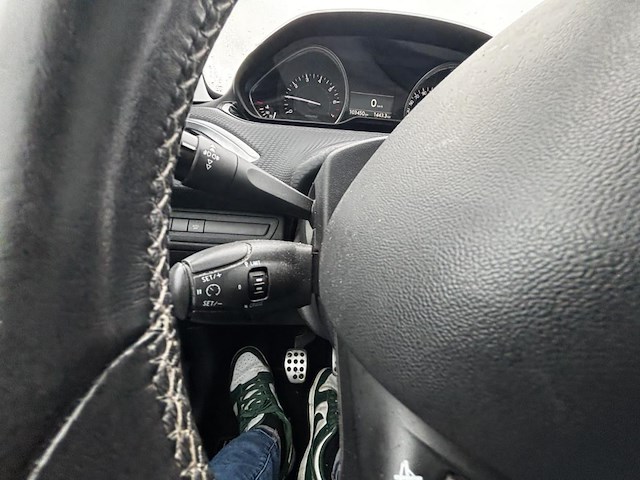 Peugeot 2008 1.2i puretech feline s&s, 2016 - afbeelding 9 van  29