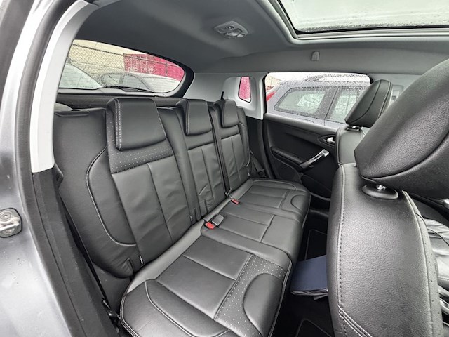 Peugeot 2008 1.2i puretech feline s&s, 2016 - afbeelding 17 van  29