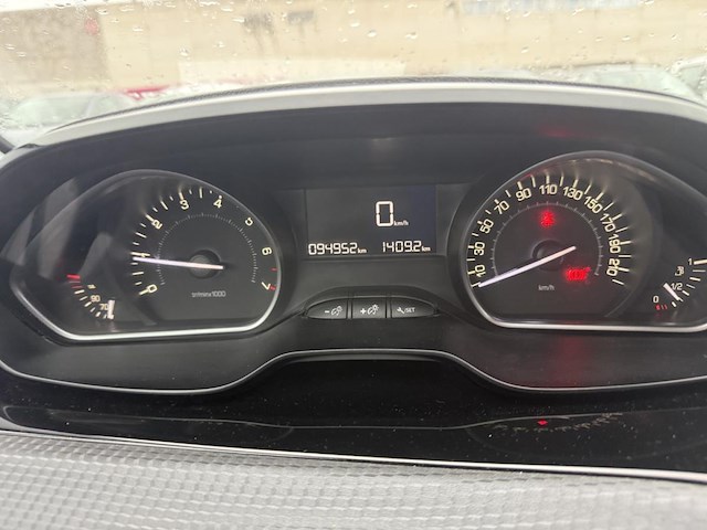 Peugeot 2008 1.2i puretech style, 2018 - afbeelding 4 van  24