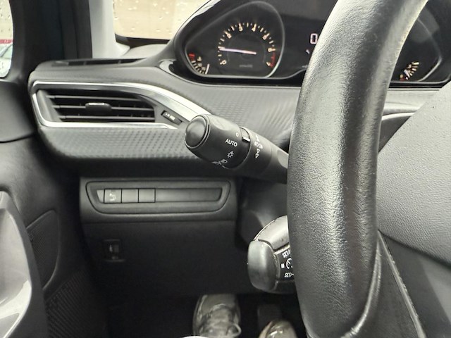 Peugeot 2008 1.2i puretech style, 2018 - afbeelding 8 van  24