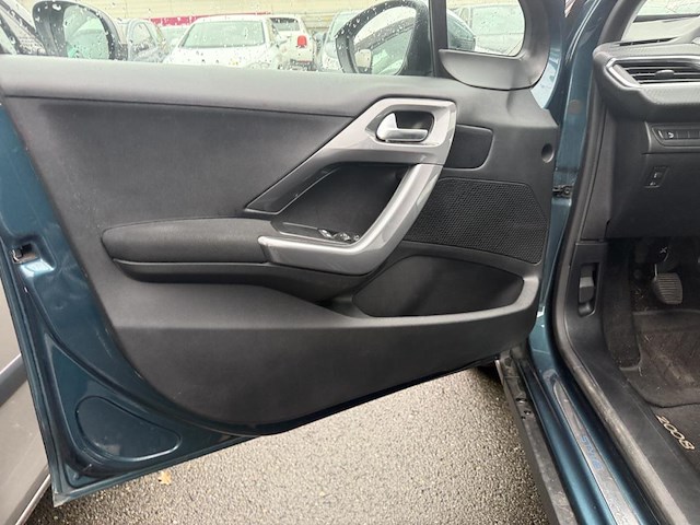Peugeot 2008 1.2i puretech style, 2018 - afbeelding 21 van  24