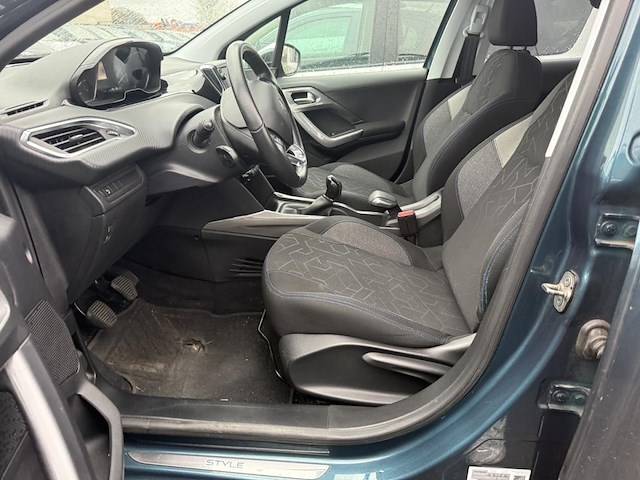 Peugeot 2008 1.2i puretech style, 2018 - afbeelding 22 van  24