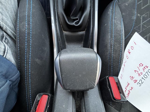 Peugeot 2008 1.6 bluehdi style, 2018 - afbeelding 9 van  32