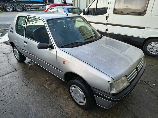 Peugeot 205 - 1997 - afbeelding 11 van  15