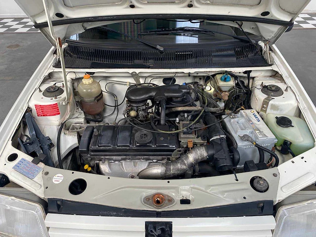 Peugeot 205 groene 1.4 vintage auto's > 15 - afbeelding 2 van  31