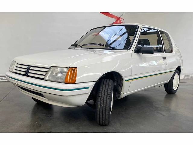 Peugeot 205 groene 1.4 vintage auto's > 15 - afbeelding 1 van  31