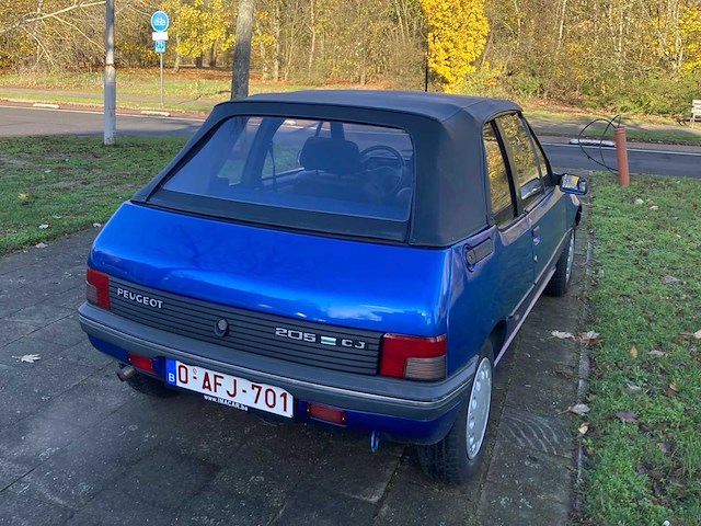 Peugeot 205 - afbeelding 32 van  35