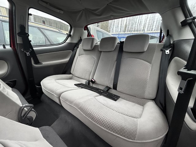 Peugeot 206, 2004 - afbeelding 13 van  30