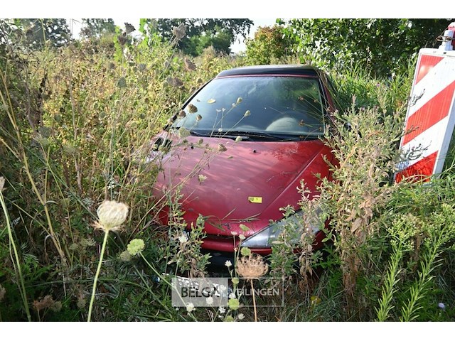 Peugeot 206, enkel voor vergunninghouders en erkende centra voor verschrotting - afbeelding 1 van  3