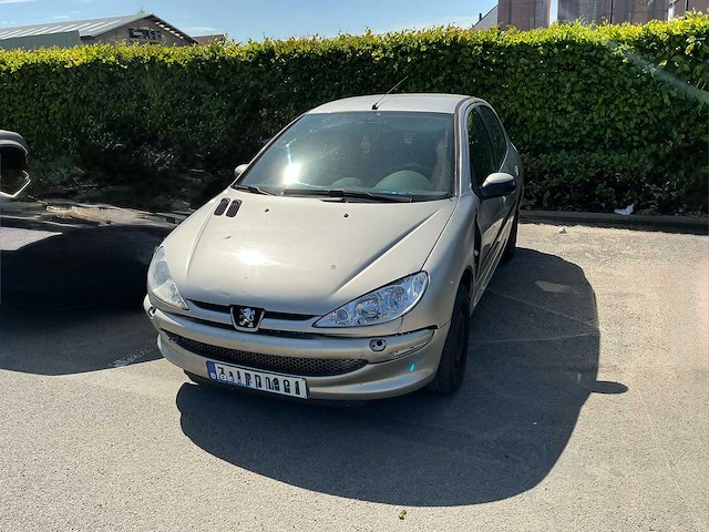 Peugeot 206 personenwagen personenauto - afbeelding 1 van  18
