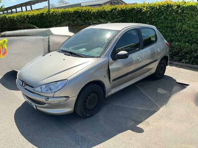 Peugeot 206 personenwagen personenauto - afbeelding 11 van  18