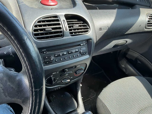 Peugeot 206 personenwagen personenauto - afbeelding 5 van  18
