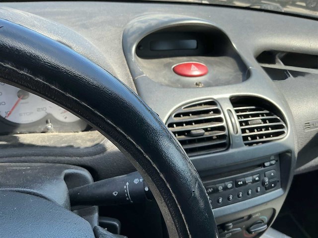 Peugeot 206 personenwagen personenauto - afbeelding 6 van  18