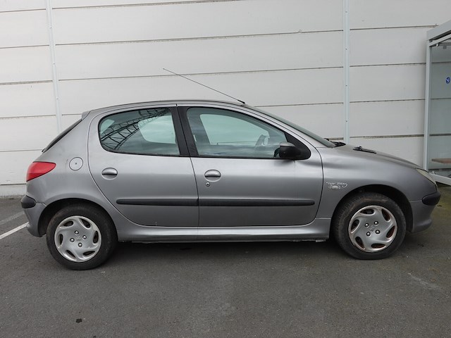 Peugeot 206 - afbeelding 8 van  15