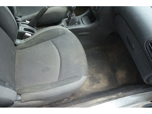 Peugeot 206 - afbeelding 7 van  9